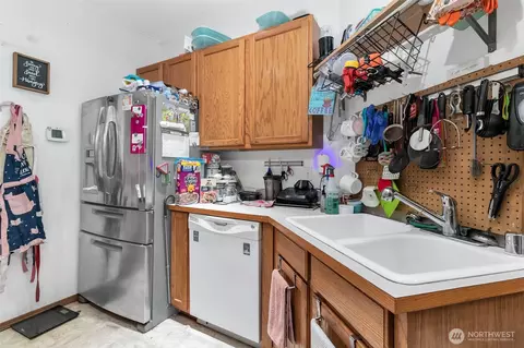 Kitchen - 315 350th St E, Roy, WA 98580 photo 2 of 2