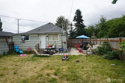 Exterior - 1023 E St, Centralia, WA 98531 photo 2 of 6