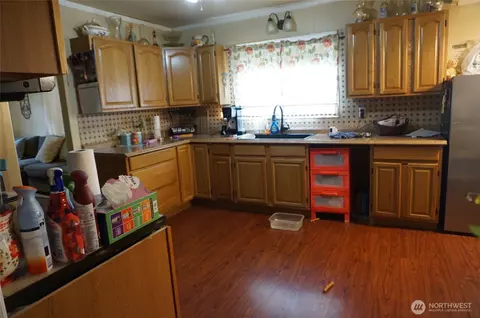 Kitchen - 1023 E St, Centralia, WA 98531 photo 1 of 3