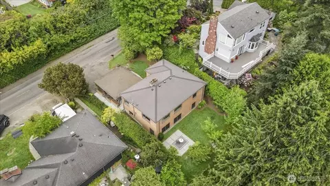9237 24th Ave NW, Seattle, WA 98117