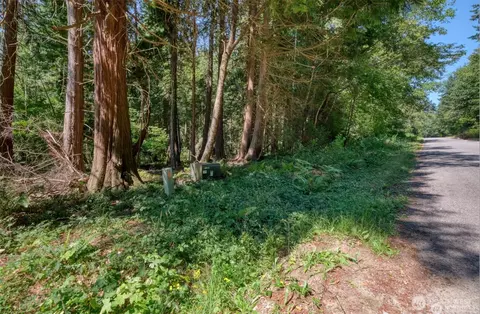 48 Claire Ln, Point Roberts, WA 98281