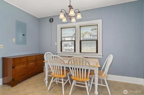 Dining - 802 May St, Raymond, WA 98577 photo 1 of 1