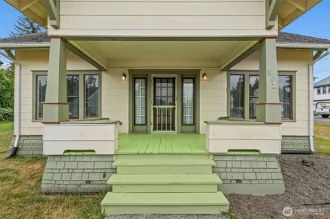 Exterior - 802 May St, Raymond, WA 98577 photo 2 of 7