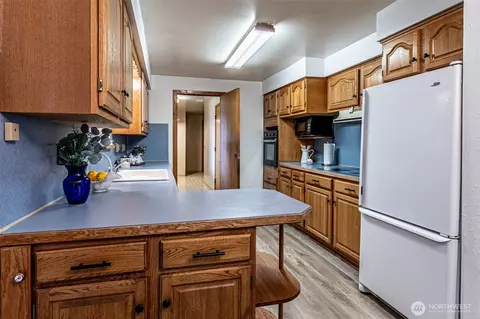 Kitchen - 1516 Maple St, Sumner, WA 98390 photo 1 of 2