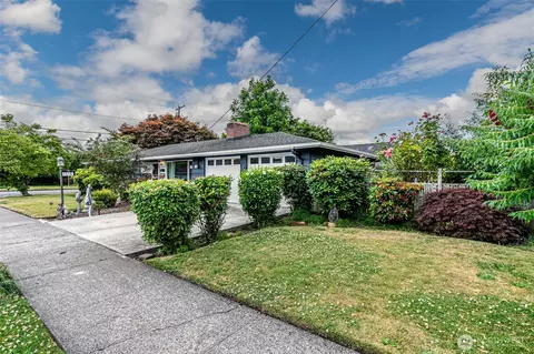 Exterior - 1516 Maple St, Sumner, WA 98390 photo 2 of 5