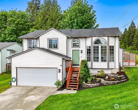 8029 Crown Ridge Blvd, Arlington, WA 98223