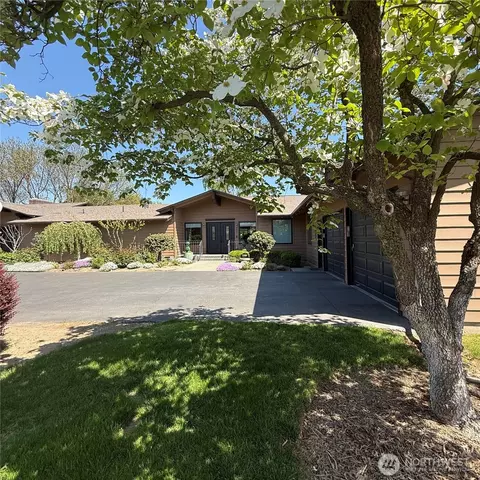 811 Country Club Dr, Walla Walla, WA 99362