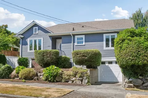 2206 N 39th St, Seattle, WA 98103
