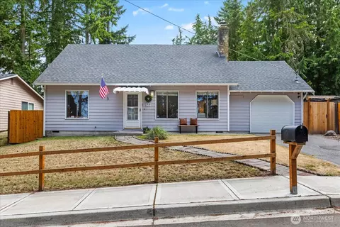 527 N 155th St, Shoreline, WA 98133