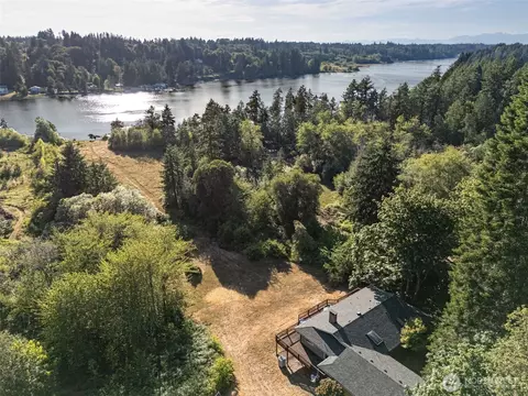 5415 Johnson Point Rd NE, Olympia, WA 98516