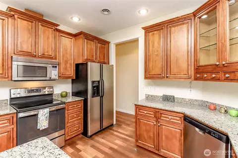 Kitchen - 161 Malinka Ln, Chehalis, WA 98532 photo 3 of 4