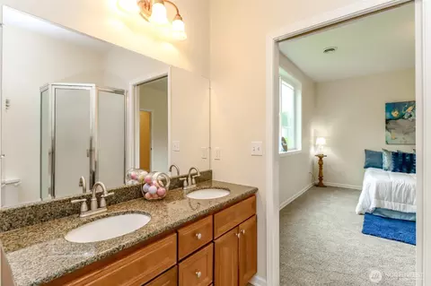 Bath - 161 Malinka Ln, Chehalis, WA 98532 photo 2 of 4