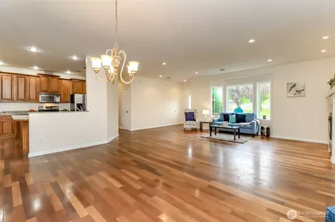 Living - 161 Malinka Ln, Chehalis, WA 98532 photo 4 of 4