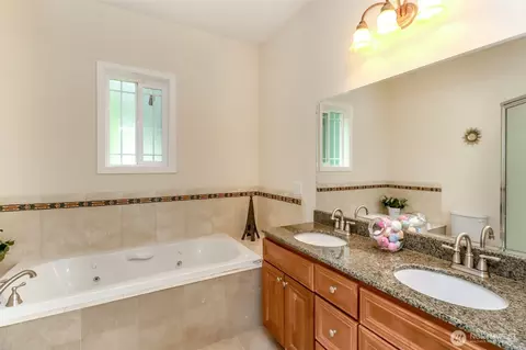 Bath - 161 Malinka Ln, Chehalis, WA 98532 photo 3 of 4