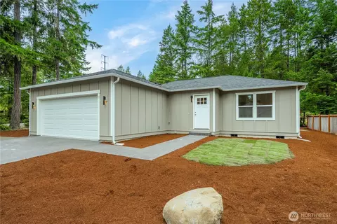 11 E Flaggwood Ln, Union, WA 98592