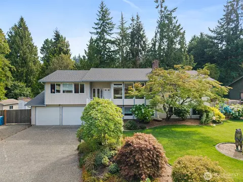 17215 77th Ave W, Edmonds, WA 98026