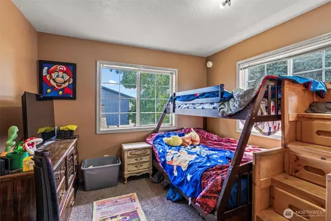Bedroom - 871 8th Ave, Longview, WA 98632 photo 2 of 2