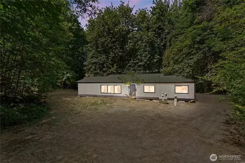 250 E Hemingway Ln, Belfair, WA 98528