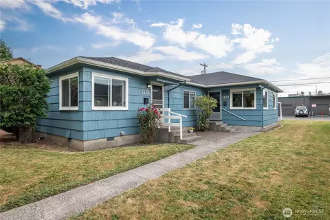 1134 1136 16th Ave, Longview, WA 98632