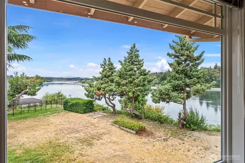 1000 Bridgeview Ln, Bremerton, WA 98337