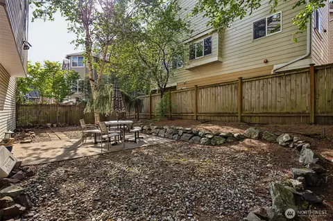 Exterior - 715 N 95th St, Seattle, WA 98103 photo 4 of 5