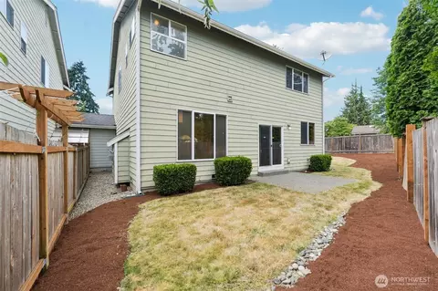 Exterior - 18231 2nd Pl W #A, Bothell, WA 98012 photo 4 of 4