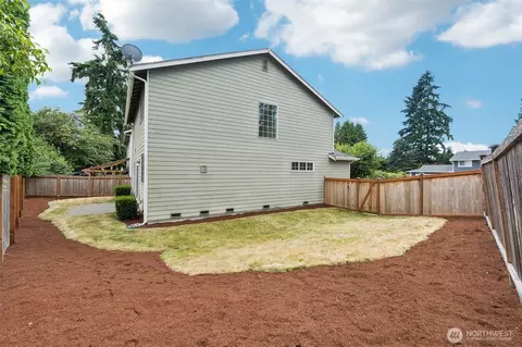 Exterior - 18231 2nd Pl W #A, Bothell, WA 98012 photo 3 of 4