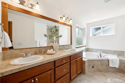 Bath - 18231 2nd Pl W #A, Bothell, WA 98012 photo 3 of 5