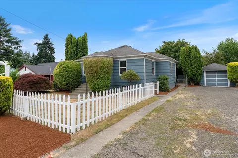 3035 Trenton Ave NE, Bremerton, WA 98310