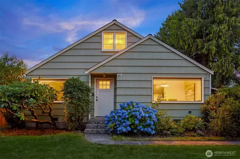 611 N 143rd St, Seattle, WA 98133