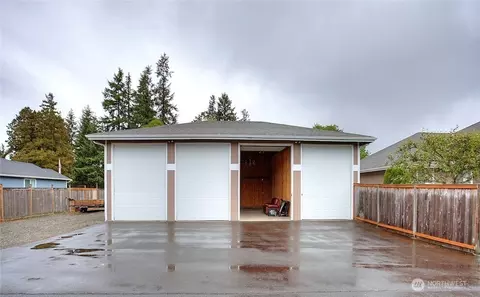 704 Stevens St, Steilacoom, WA 98388