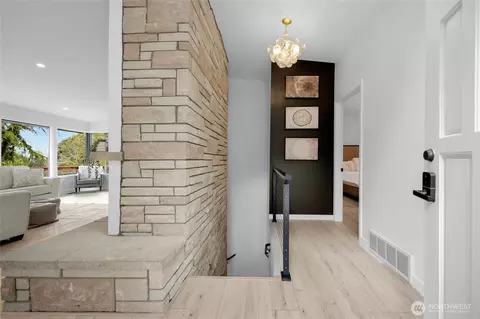 Entry Way - 406 Center Pl, Everett, WA 98203 photo 1 of 1