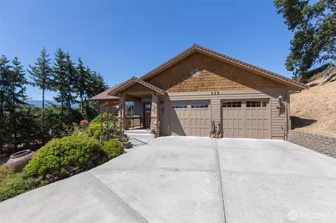 822 E Oak St, Sequim, WA 98382