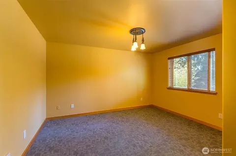 Bedroom - 822 E Oak St, Sequim, WA 98382 photo 2 of 2