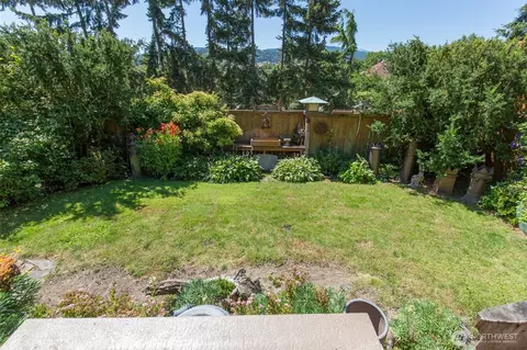 Exterior - 822 E Oak St, Sequim, WA 98382 photo 6 of 10
