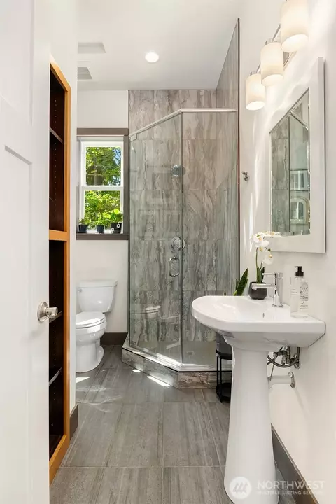 Bath - 23118 3rd Ave SE, Bothell, WA 98021 photo 1 of 3