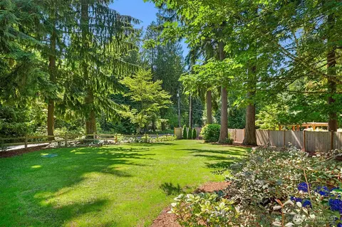 Exterior - 23118 3rd Ave SE, Bothell, WA 98021 photo 8 of 9