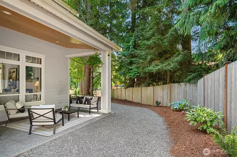 Exterior - 23118 3rd Ave SE, Bothell, WA 98021 photo 4 of 9
