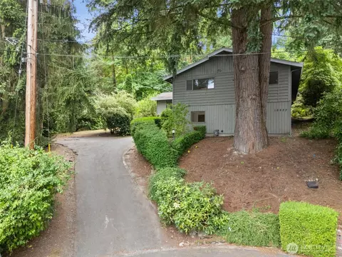 10923 SE 10th Pl, Bellevue, WA 98004