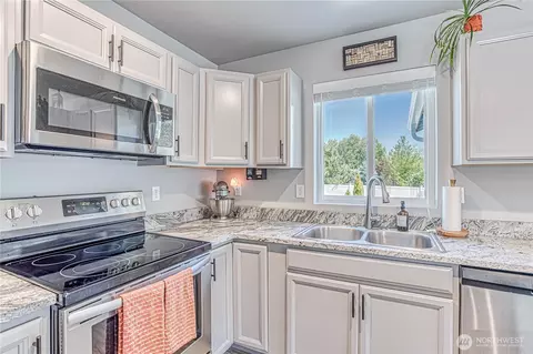 Kitchen - 143 Margaux Loop, Malaga, WA 98828 photo 3 of 3