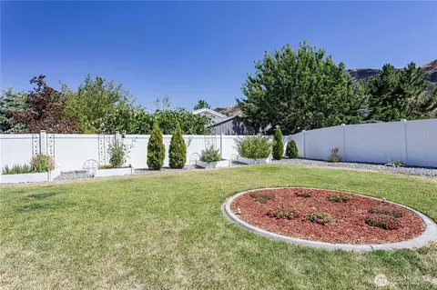 Exterior - 143 Margaux Loop, Malaga, WA 98828 photo 6 of 13