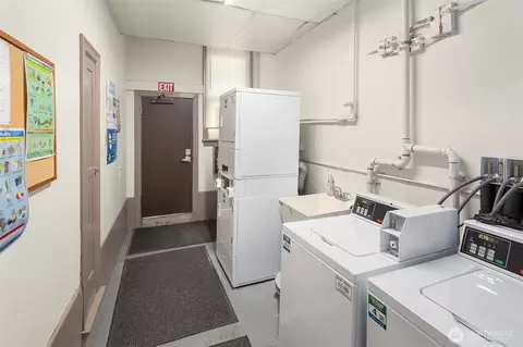 404 E Harrison St #301, Seattle, WA 98102 photo 29