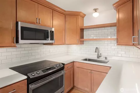 404 E Harrison St #301, Seattle, WA 98102 photo 12