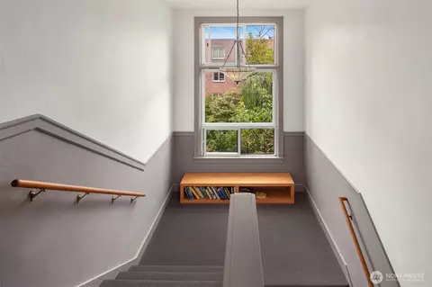 404 E Harrison St #301, Seattle, WA 98102 photo 27
