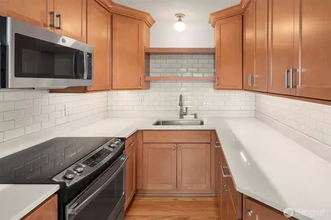 404 E Harrison St #301, Seattle, WA 98102 photo 11