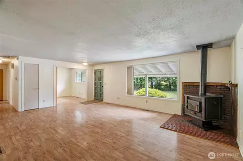 Living - 199 C 3rd St E, Onalaska, WA 98570 photo 3 of 5