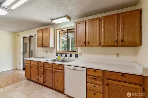 Kitchen - 199 C 3rd St E, Onalaska, WA 98570 photo 5 of 5