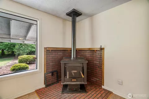 Living - 199 C 3rd St E, Onalaska, WA 98570 photo 4 of 5