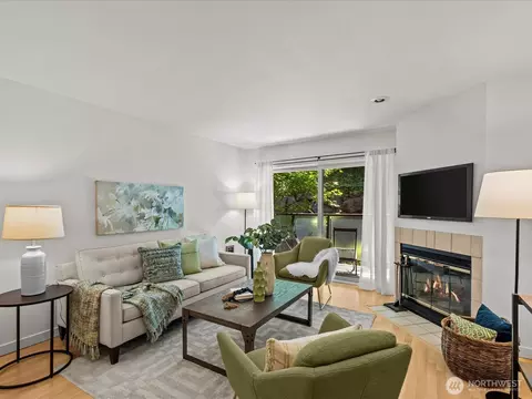 5225 50th Ave NE #103, Seattle, WA 98105