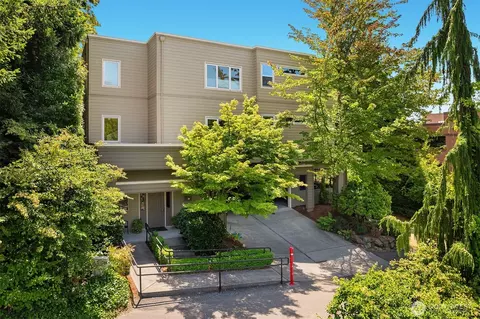 703 4th Ave #206, Kirkland, WA 98033